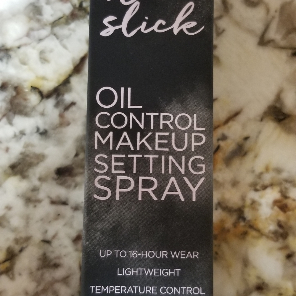 Urban Decay setting spray